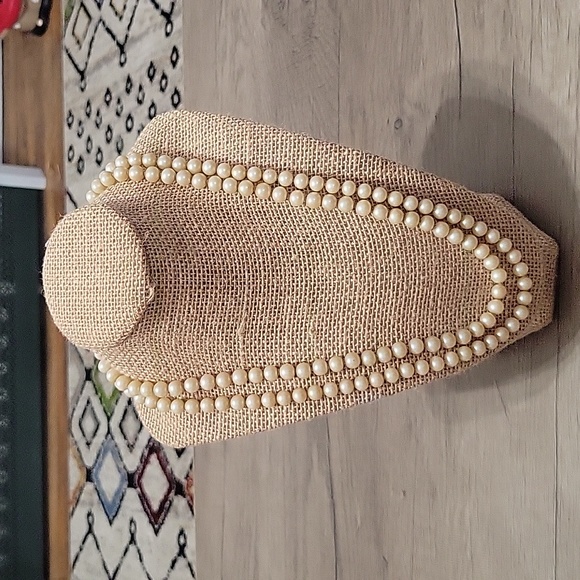 Jewelry - Double strand vintage faux pearl necklace